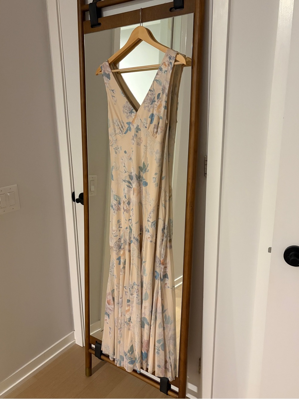 Romantic Pastel Floral V-neck Flowy Maxi Dress
